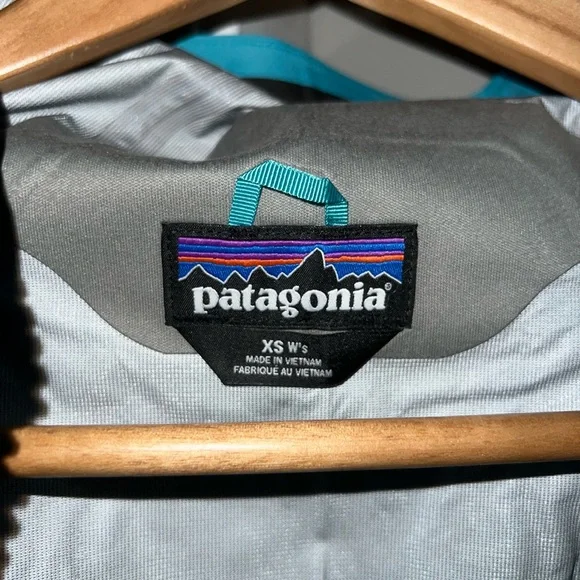 Patagonia Waterproof Shell Jacket – Limited 2024 Embroidered Edition, women’s XS - Picture 4 of 7